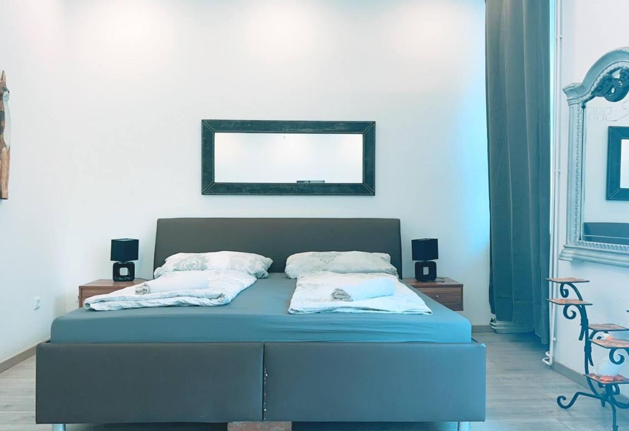 Comfort Apartment 5P Hn Wina Bagian luar foto
